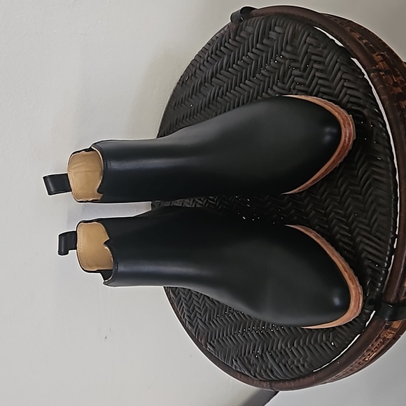 Nisolo Black Leather Eva Everyday Chelsea Boot Size 7.5 ankle booties - Picture 5 of 13